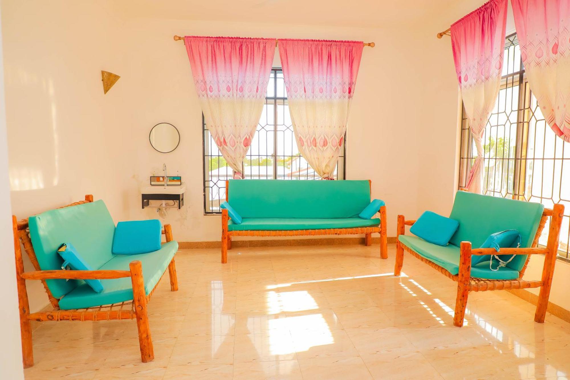 Bed and Breakfast Raha House Нунгви Экстерьер фото