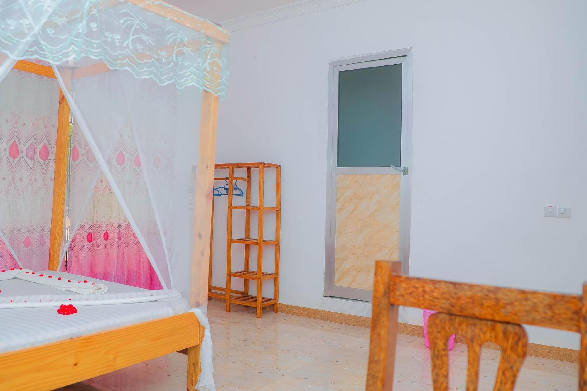Bed and Breakfast Raha House Нунгви Экстерьер фото