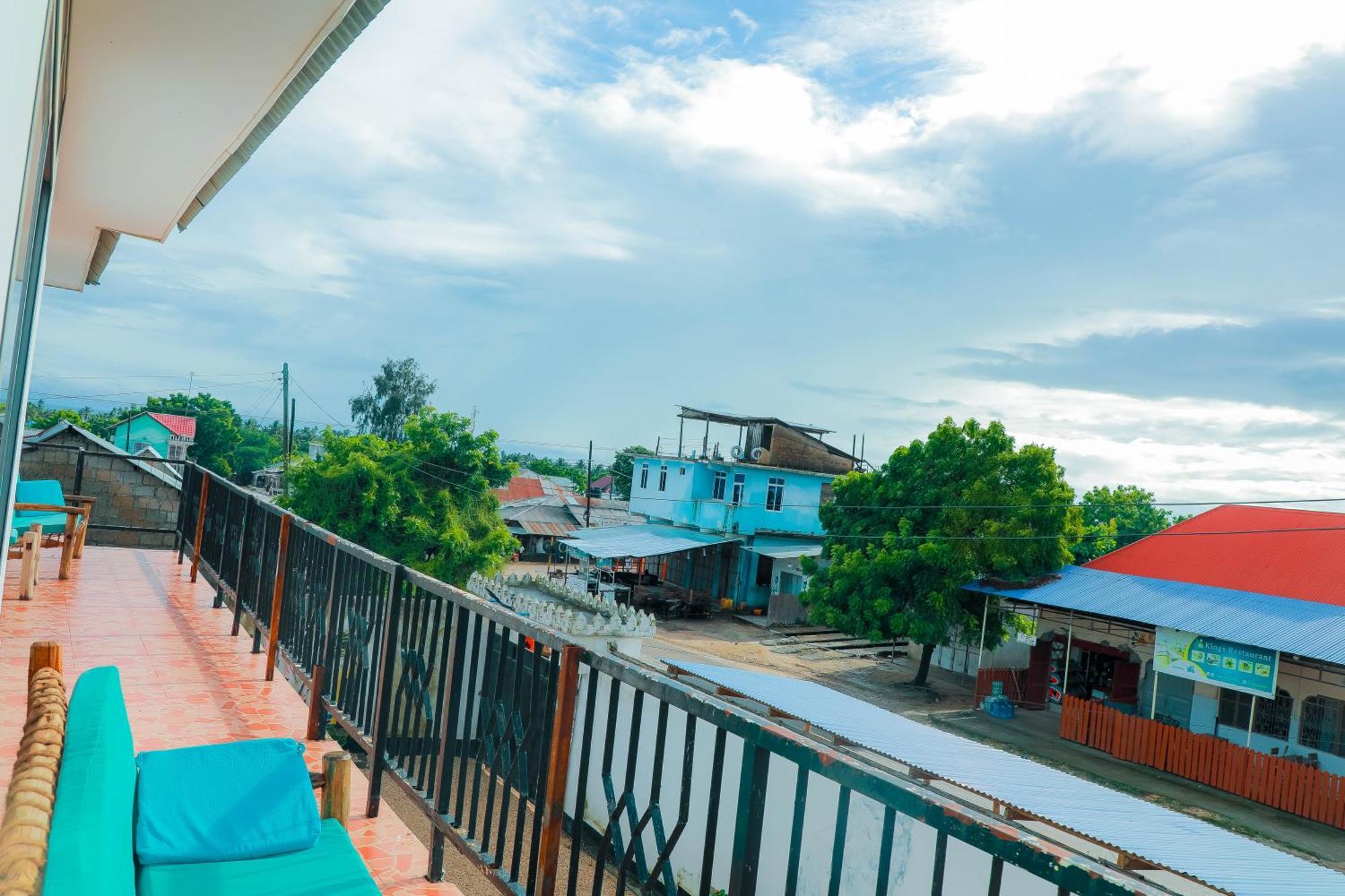 Bed and Breakfast Raha House Нунгви Экстерьер фото